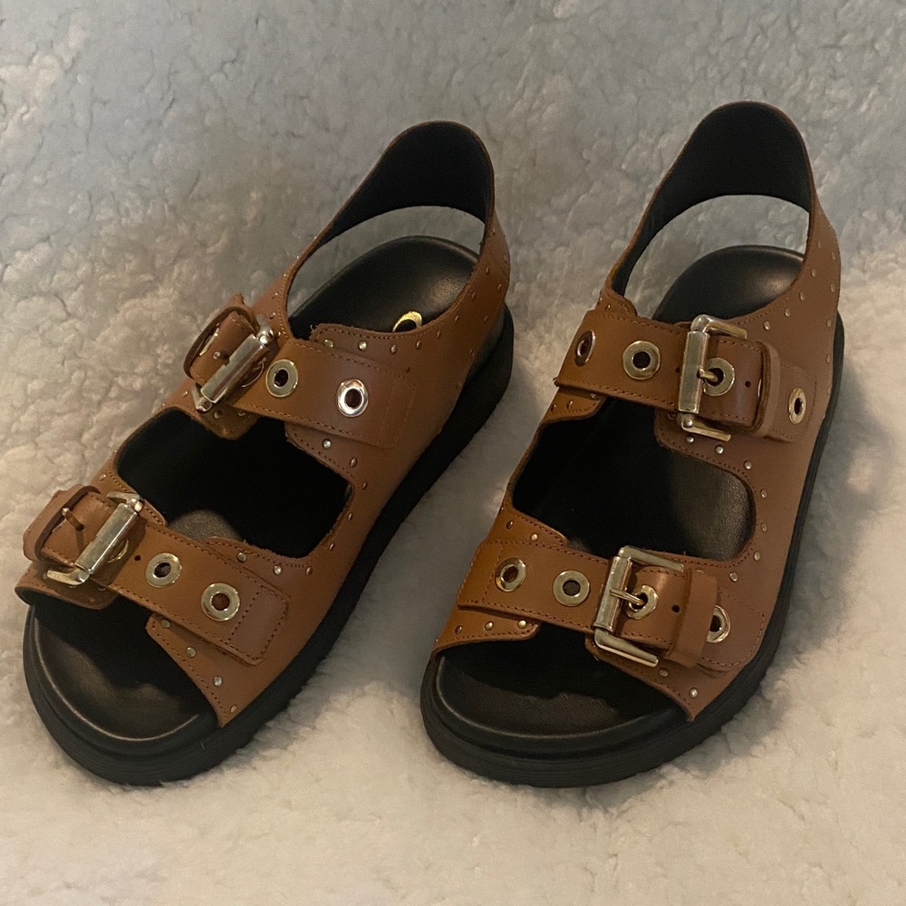 La CANADIENNE Tan Buckle Sandals